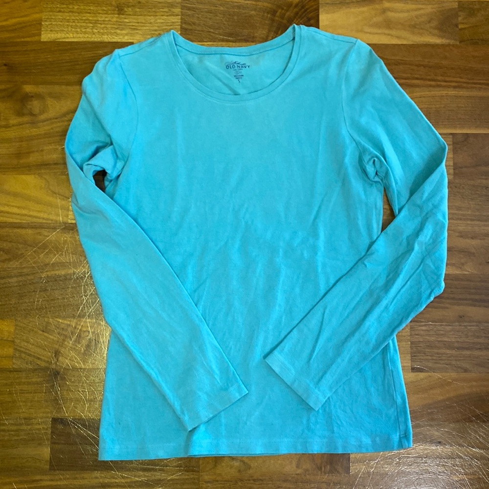 Old Navy long sleeve size small aqua color top